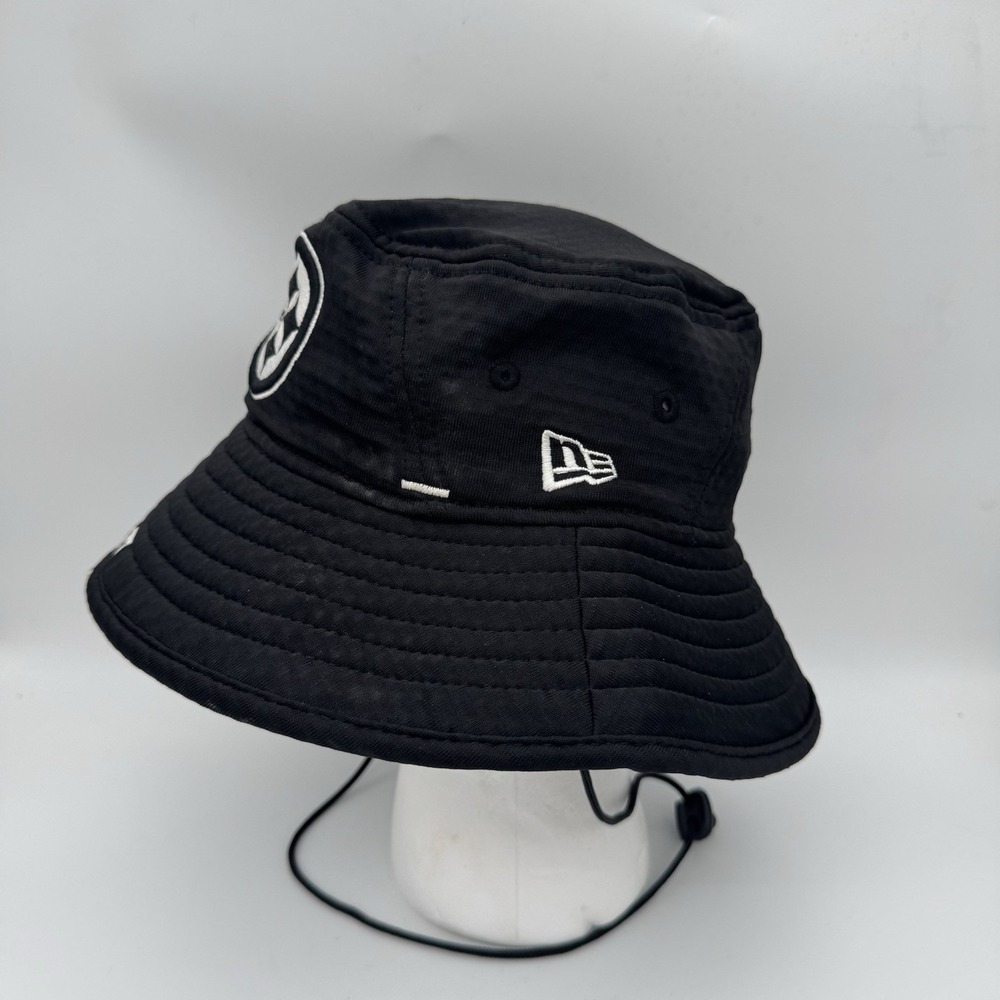 Pittsburgh Steelers New Era Black Bucket Hat Cap + Strap Black & White Logo - Picture 2 of 6